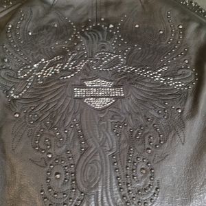 Woman's XL Harley Davidson leather jacket